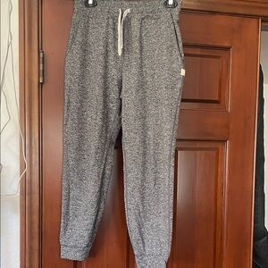 Vuori Halo Performance Jogger size small with a waist of 13 1/2”